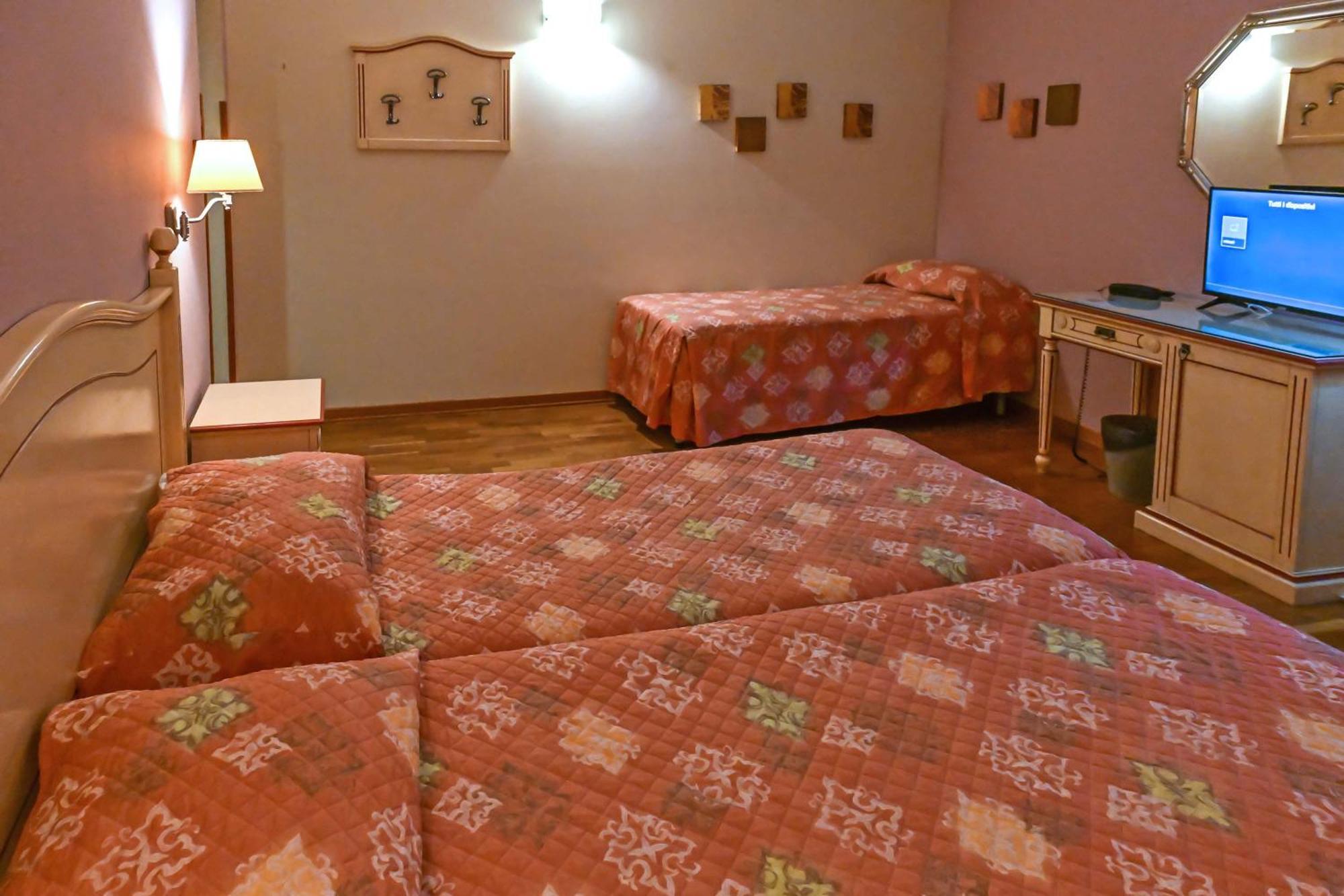 Hotel Matteotti Verceil Extérieur photo