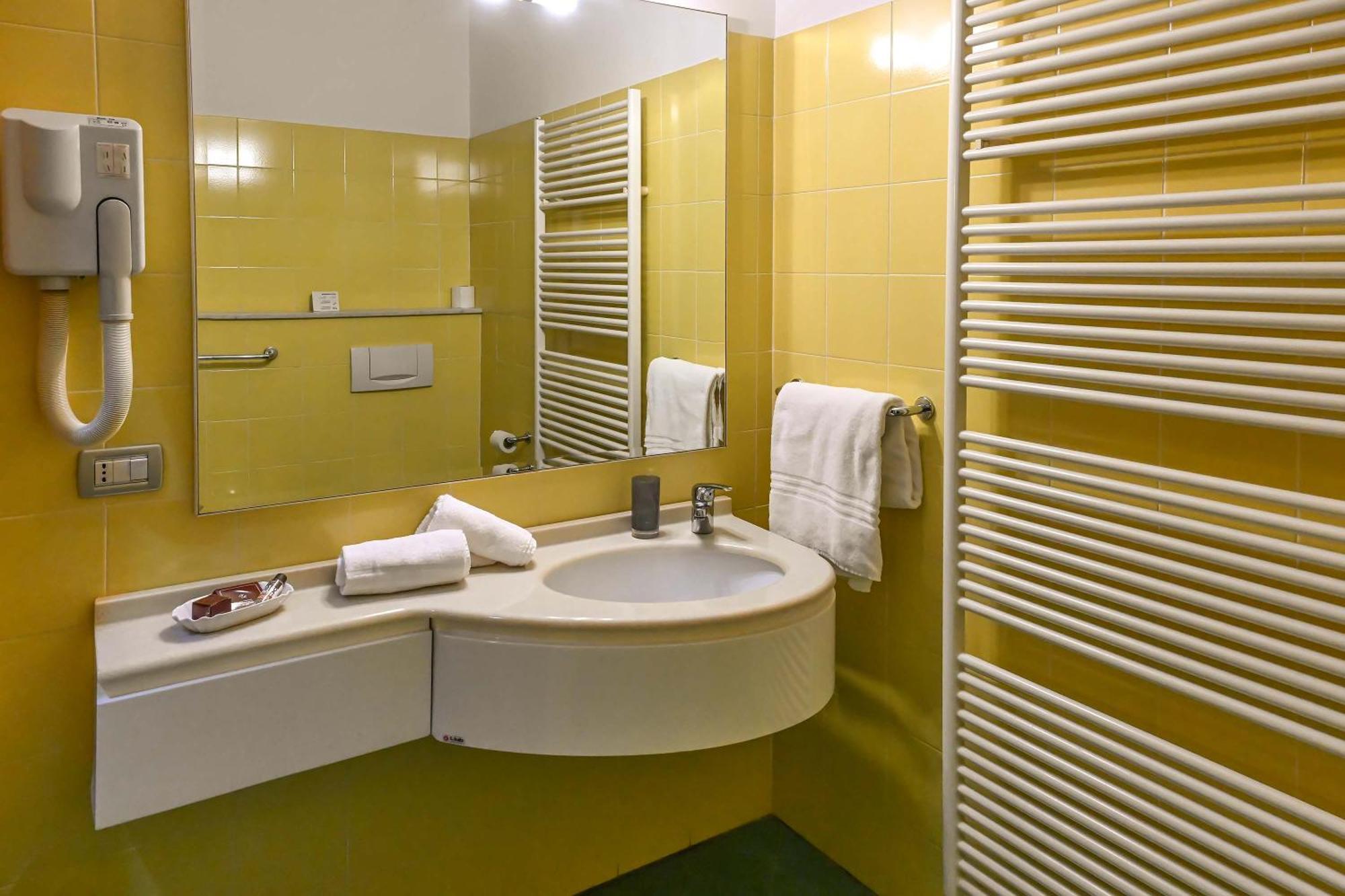Hotel Matteotti Verceil Extérieur photo