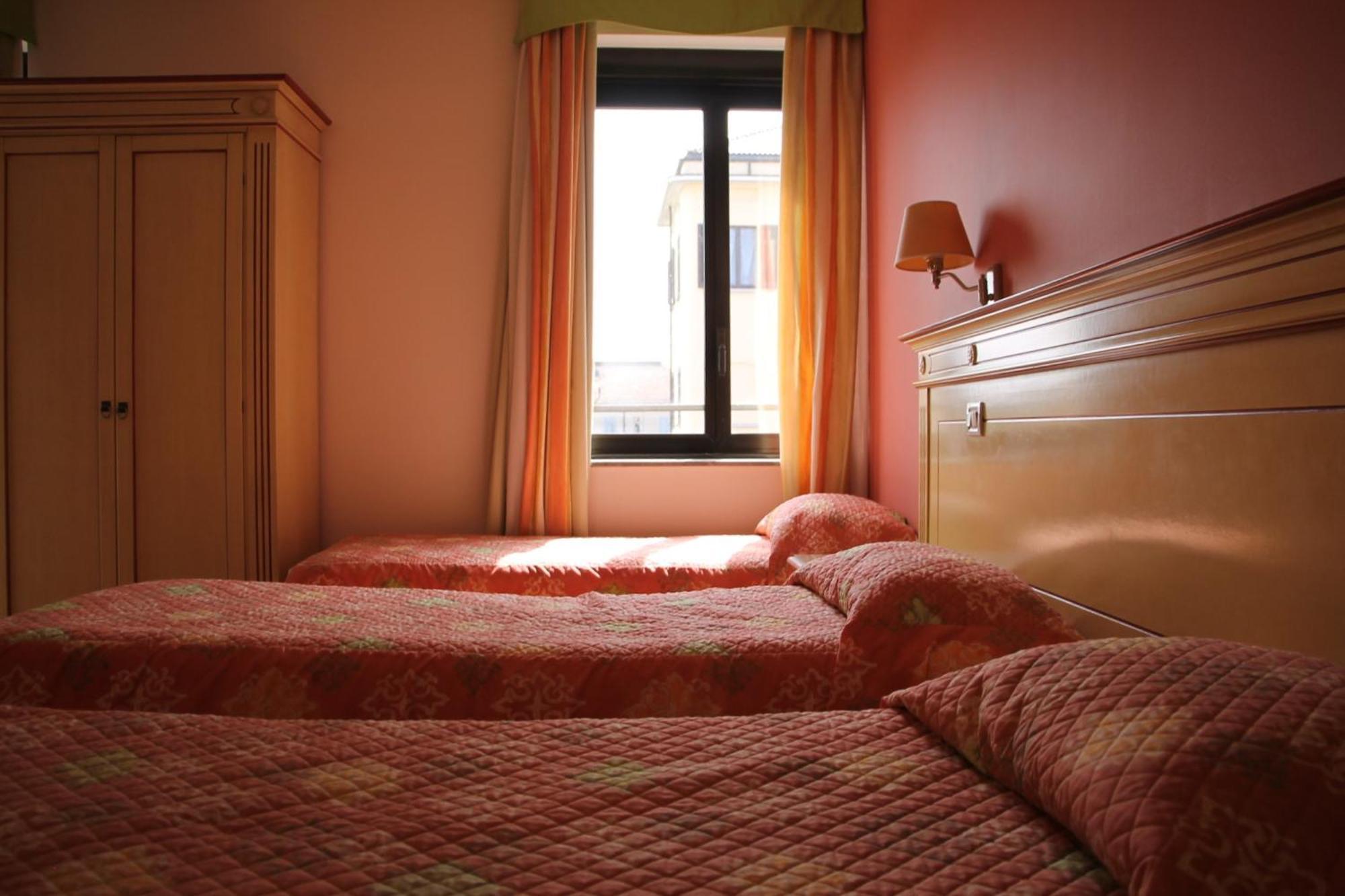 Hotel Matteotti Verceil Extérieur photo
