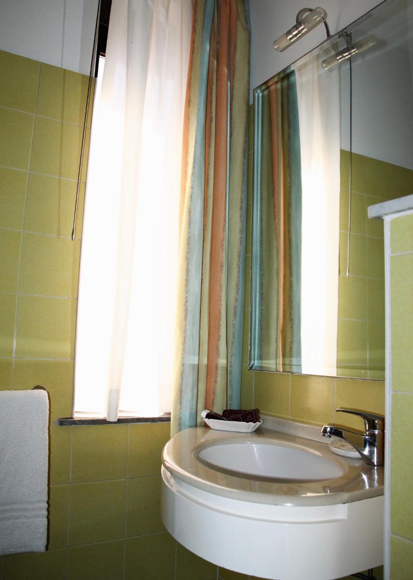 Hotel Matteotti Verceil Extérieur photo