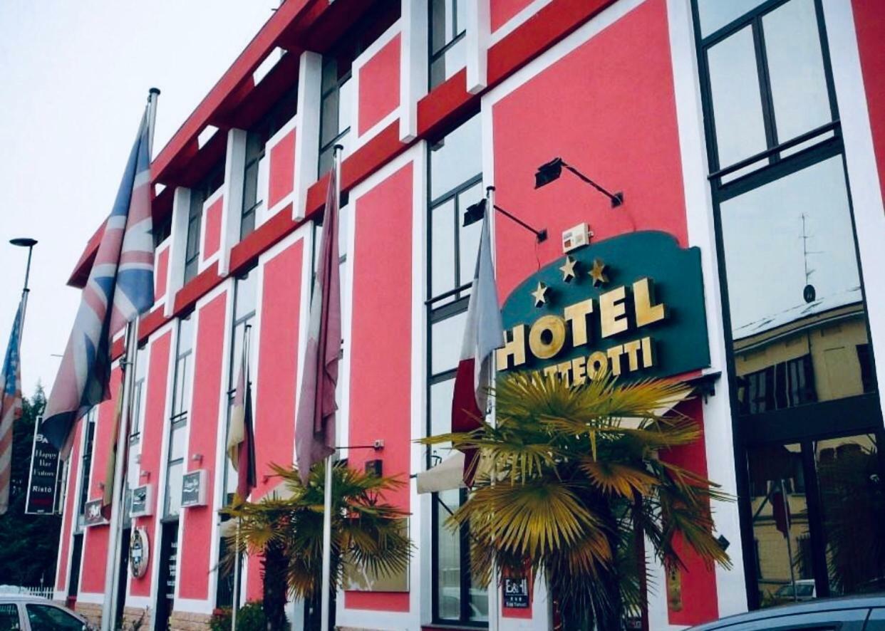 Hotel Matteotti Verceil Extérieur photo
